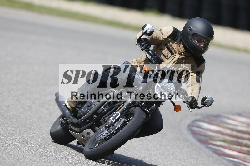 /Archiv-2025/09 22.04.2025 Cornu Master School ADR/gruen-vert/44